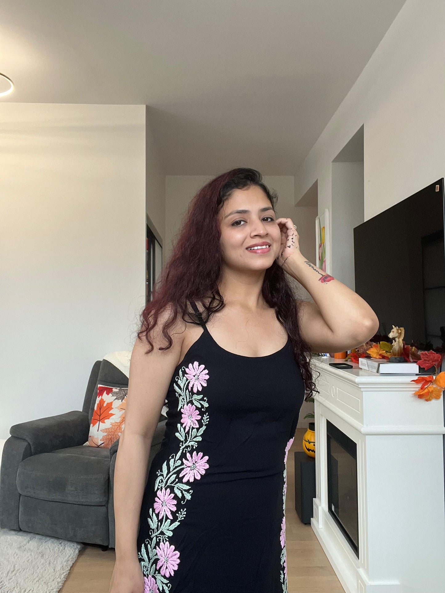 Divine Grace - Sleeveless Chikankari Hand-Embroidered Kurti Set