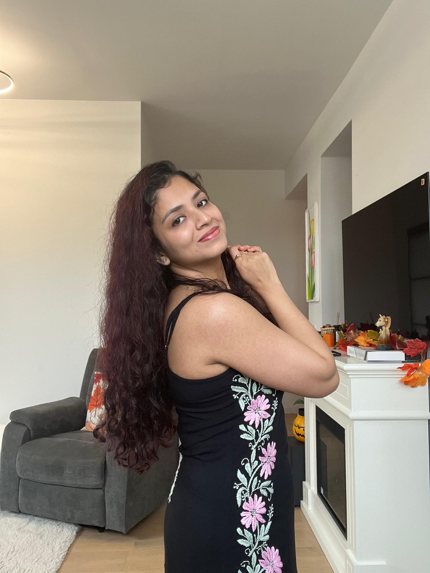 Divine Grace - Sleeveless Chikankari Hand-Embroidered Kurti Set