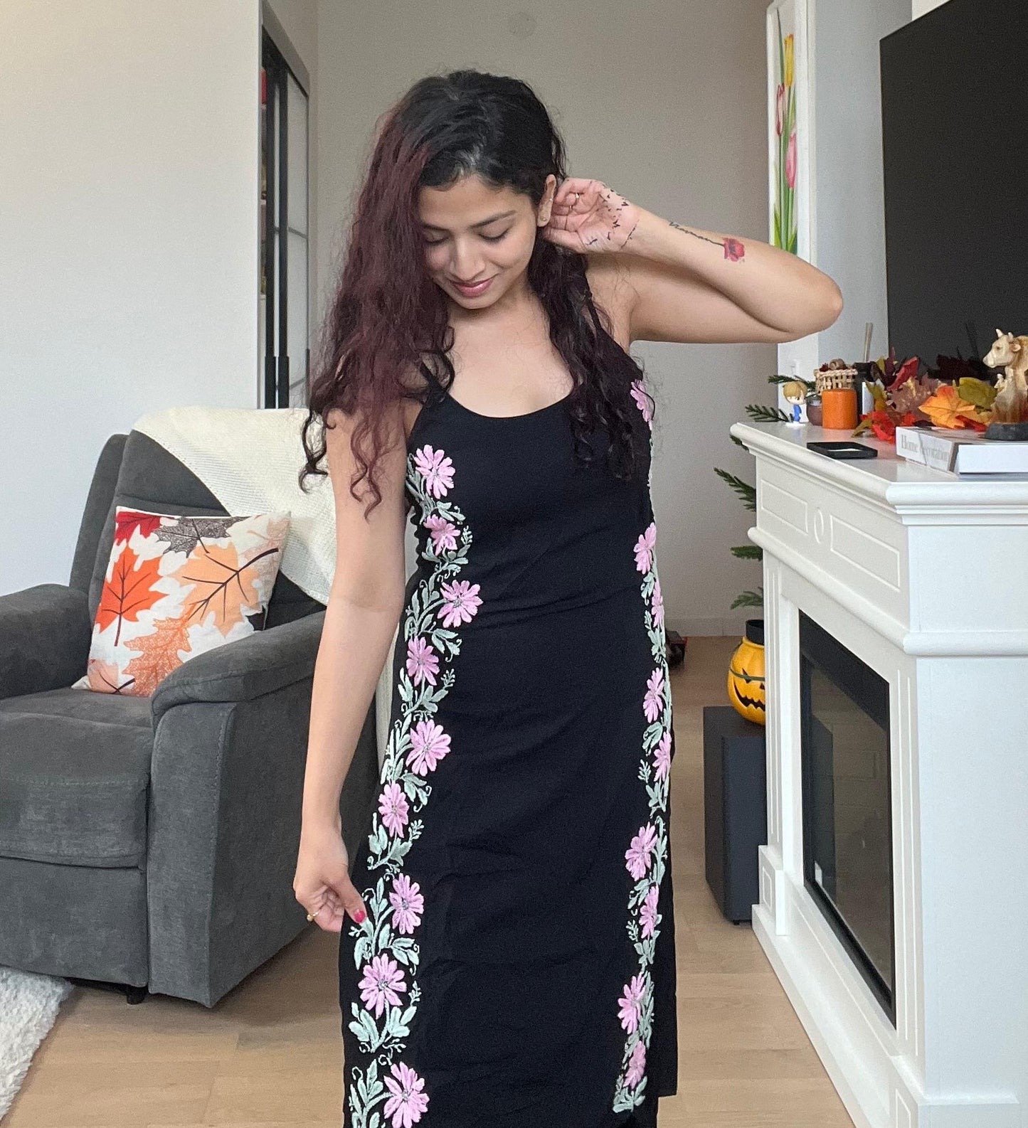 Divine Grace - Sleeveless Chikankari Hand-Embroidered Kurti Set